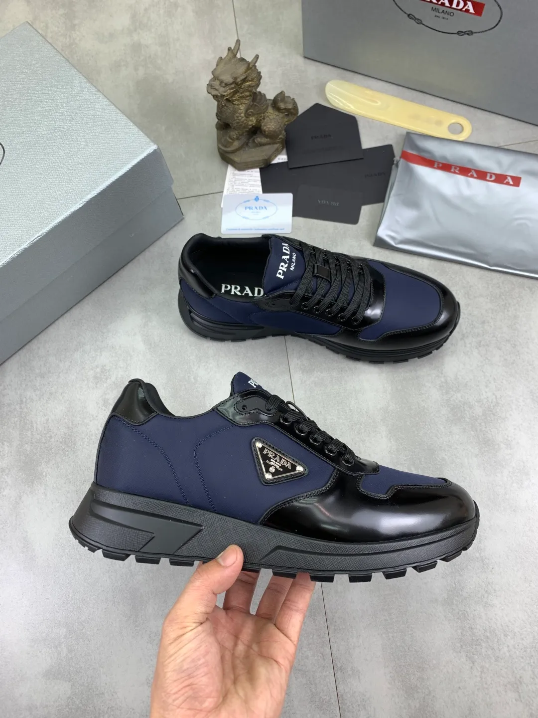 Men's shoes 💰P580💰 [New style] High version official website popular models are on the market, 🆘 The trendy brand (Prada) mainly promotes popular models, avant-garde and versatile fashionable men's shoes private version mold opening, cowhide surface splicing 1:1 replica... Fashion is simple, original imported cowhide and lining cowhide feet; the atmosphere and personality are more fashionable, eye-catching and pursuing class. It will subvert the old idea and be with you to spend time with you. A must-have for fashionistas! Must keep for yourself ! High-end comfort, high-end quality workmanship. Size: 38-45; multiple colors available.